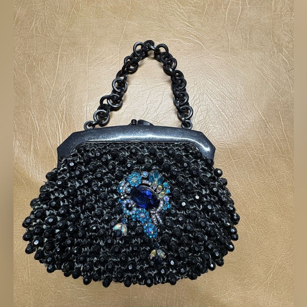 Vintage beaded purse with brooche